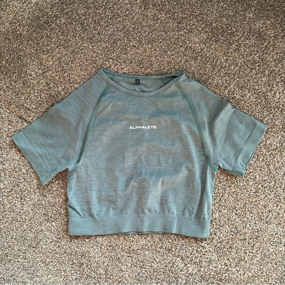 Alphalete Crop Top